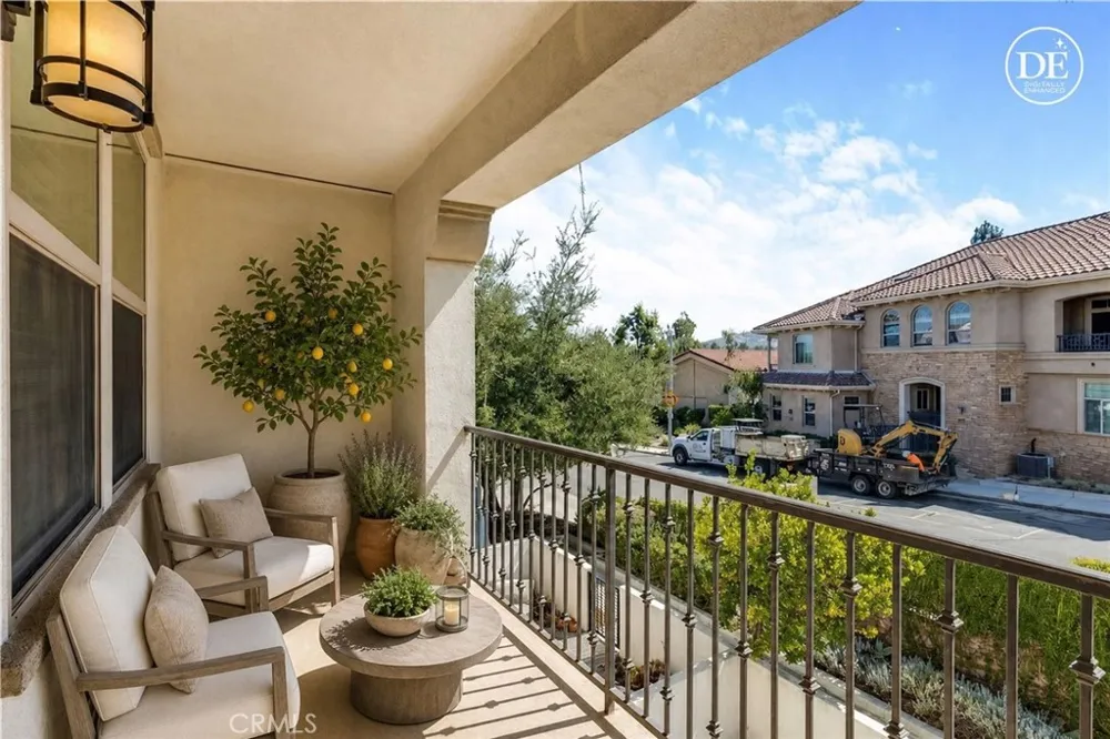 77 Jensen Court Thousand Oaks, CA 91360