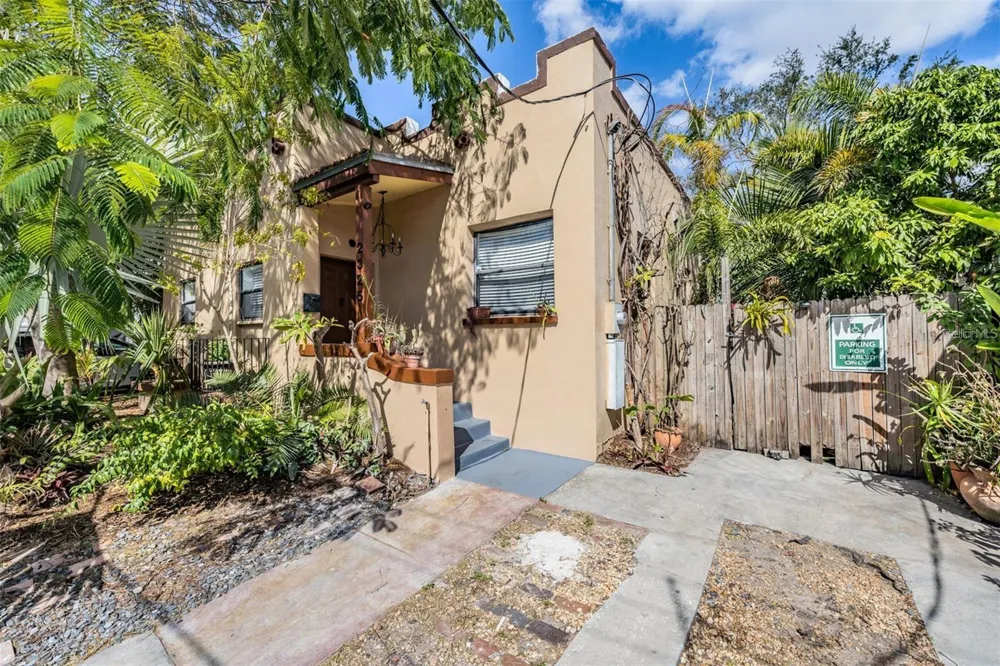 2325 W GREEN STREET Tampa, FL 33607