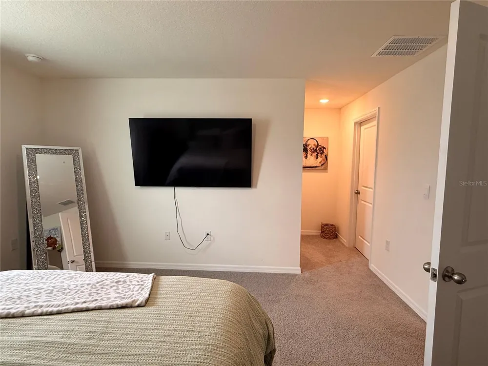 323 PRESTON COVE DRIVE St Cloud, FL 34771