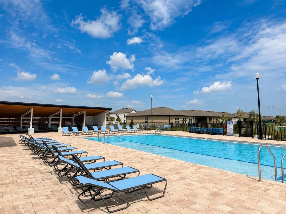 323 PRESTON COVE DRIVE St Cloud, FL 34771