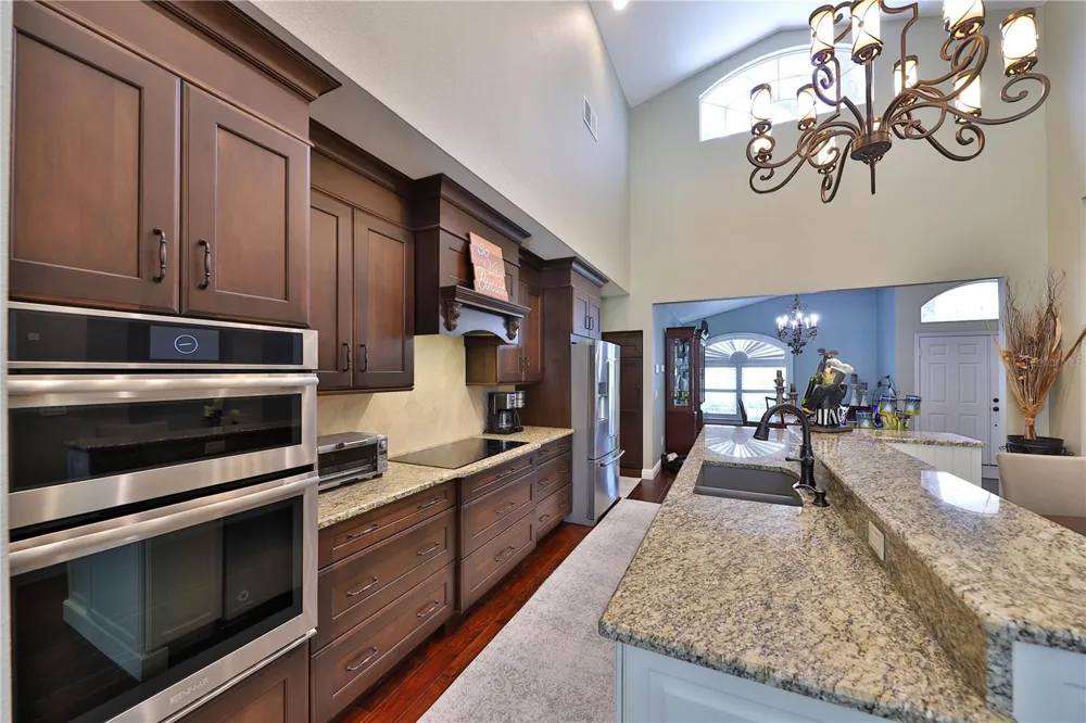 2578 EKANA DRIVE Oviedo, FL 32765