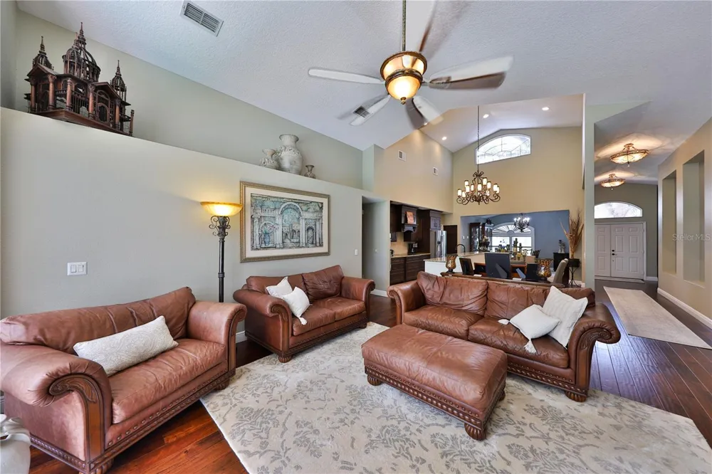 2578 EKANA DRIVE Oviedo, FL 32765