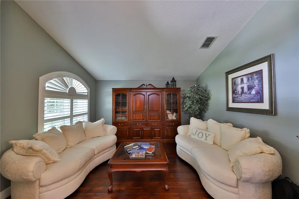 2578 EKANA DRIVE Oviedo, FL 32765