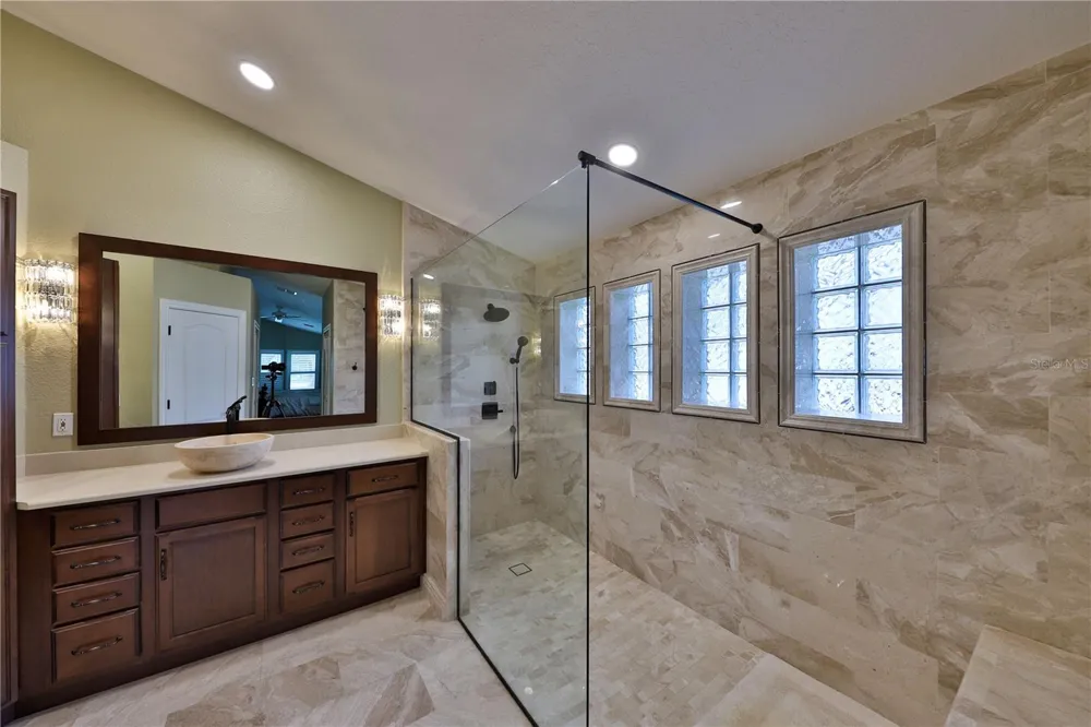 2578 EKANA DRIVE Oviedo, FL 32765