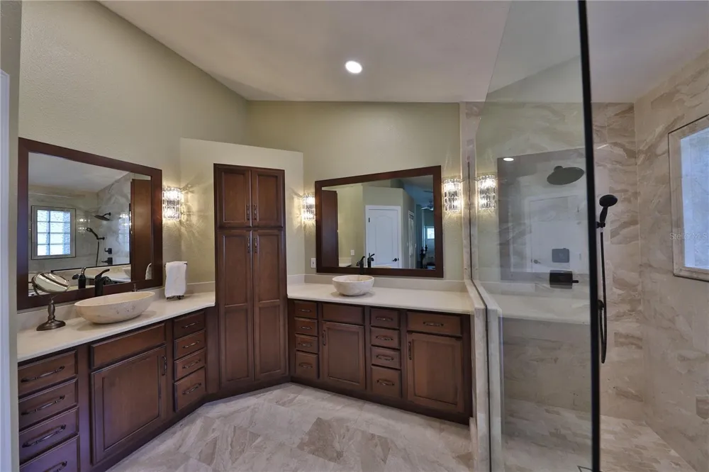 2578 EKANA DRIVE Oviedo, FL 32765