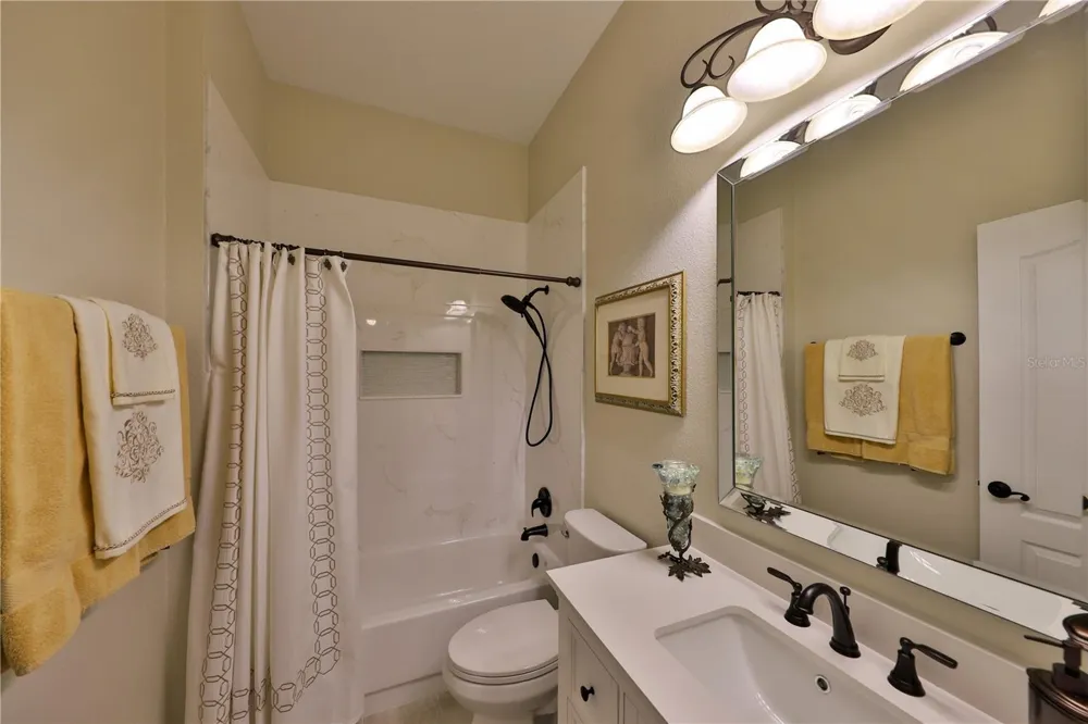 2578 EKANA DRIVE Oviedo, FL 32765