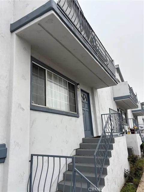 1364 W 139th