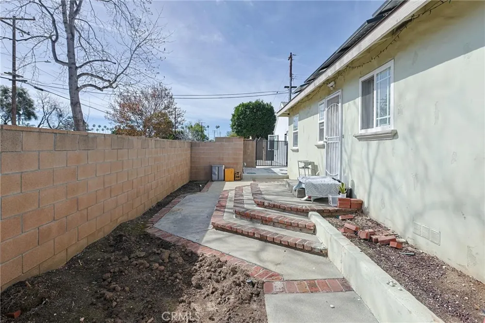 313 E 11th Azusa, CA 91702