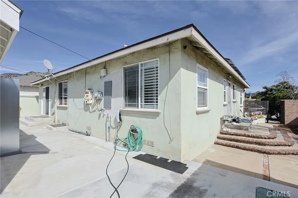 313 E 11th Azusa, CA 91702
