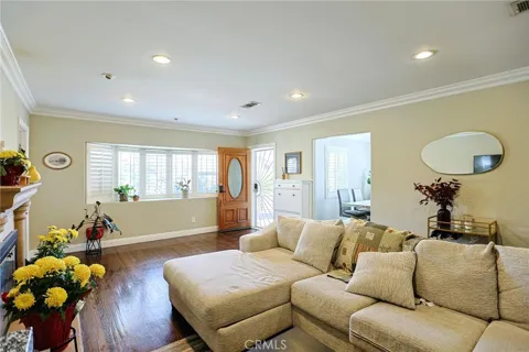 313 E 11th