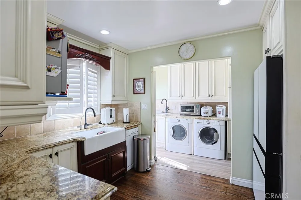 313 E 11th Azusa, CA 91702