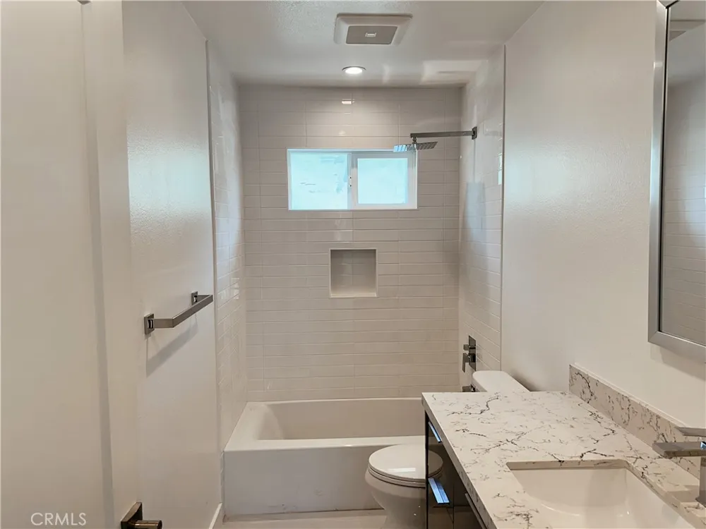 313 E 11th Azusa, CA 91702