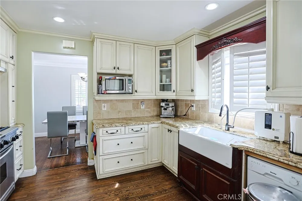 313 E 11th Azusa, CA 91702