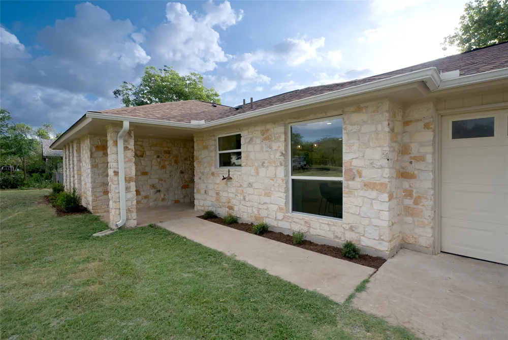 13004 Running Deer Trail Manchaca, TX 78652