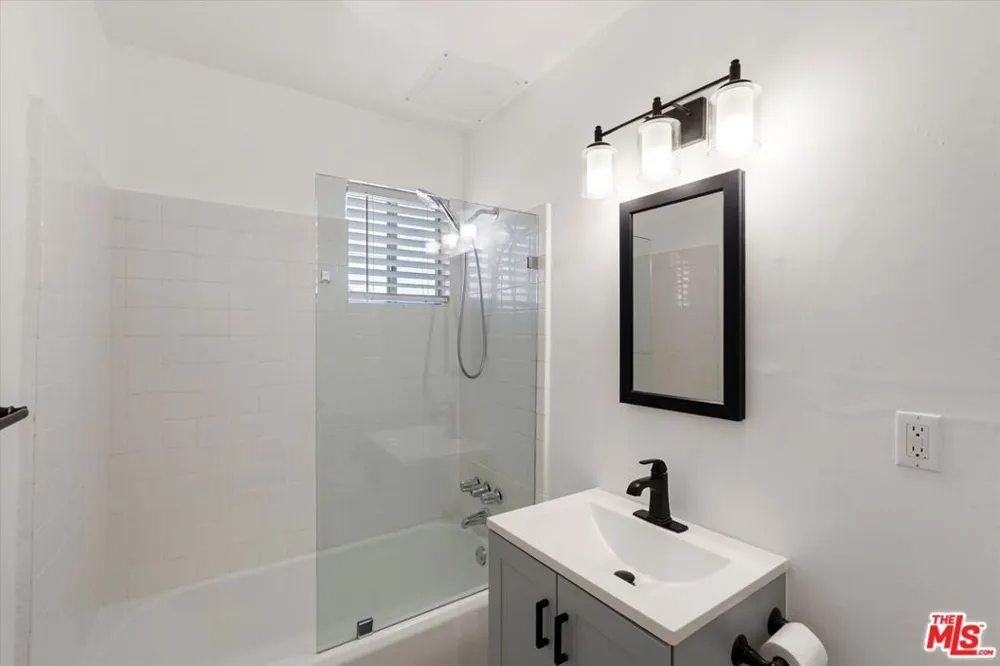1904 11th Street #8 Santa Monica, CA 90404