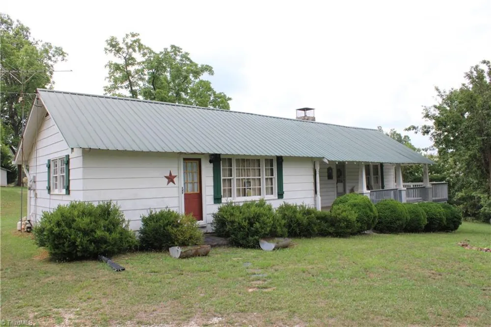 2541 Collinstown Road Westfield, NC 27053