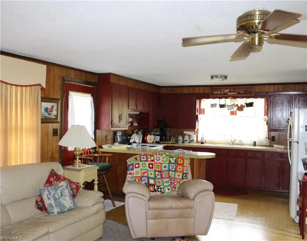 2541 Collinstown Road Westfield, NC 27053