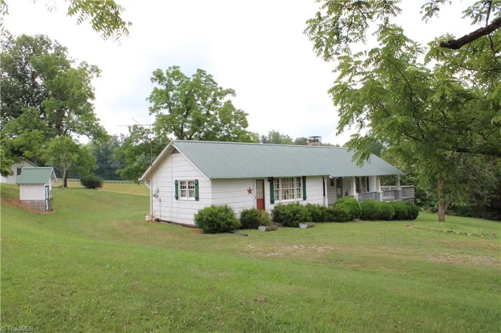 2541 Collinstown Road Westfield, NC 27053
