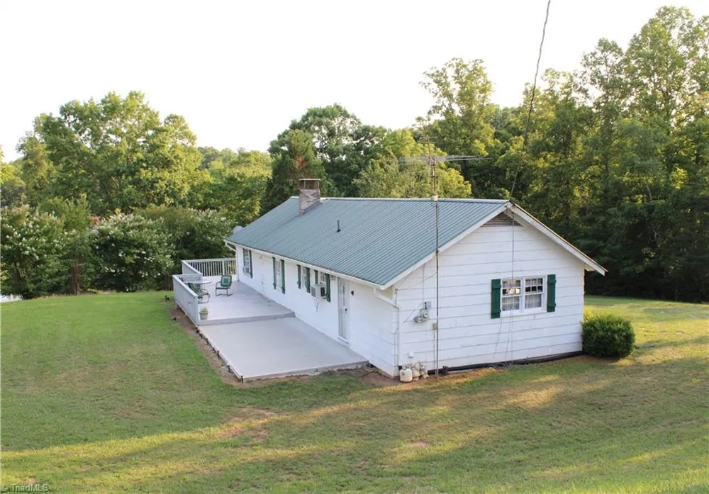 2541 Collinstown Road Westfield, NC 27053