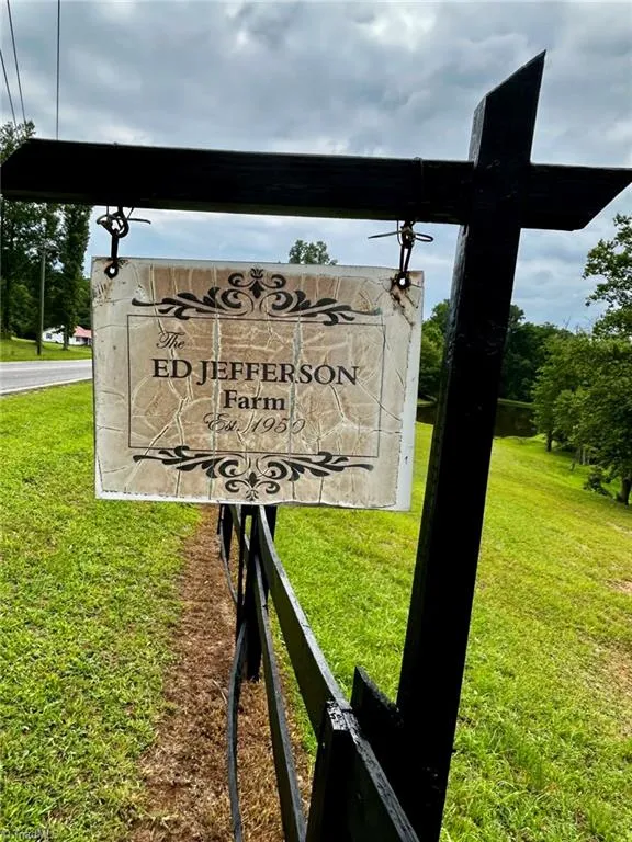 2541 Collinstown Road Westfield, NC 27053
