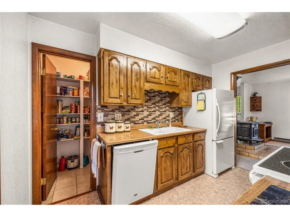 206 Little Horn Road Westcliffe, CO 81252