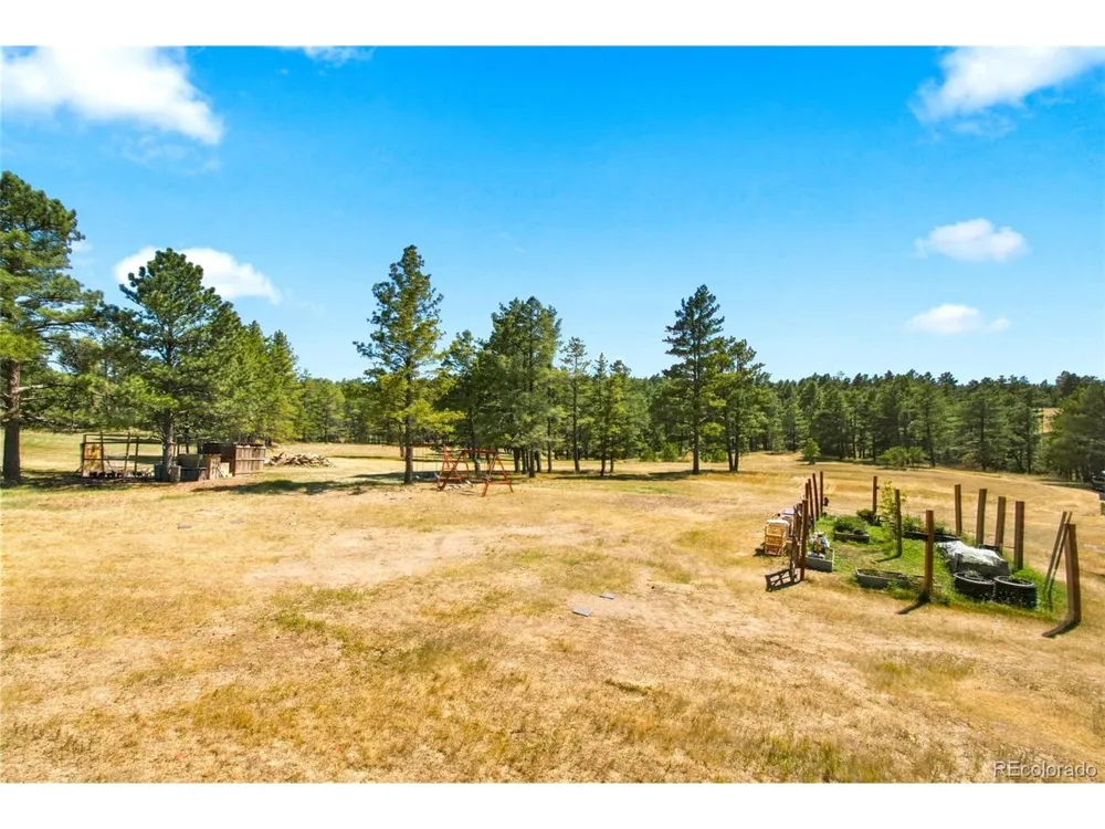 24124 Agate Trail Deer Trail, CO 80105