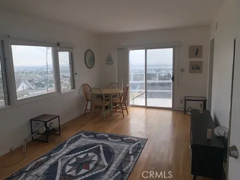 740 W 33rd