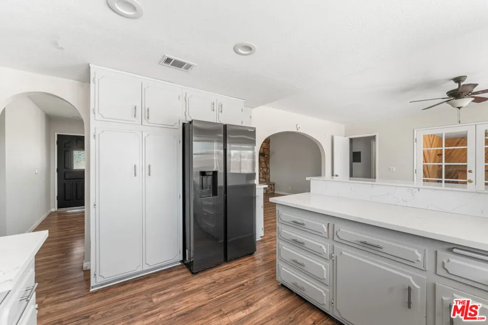 15361 Mondamon Road Apple Valley, CA 92307