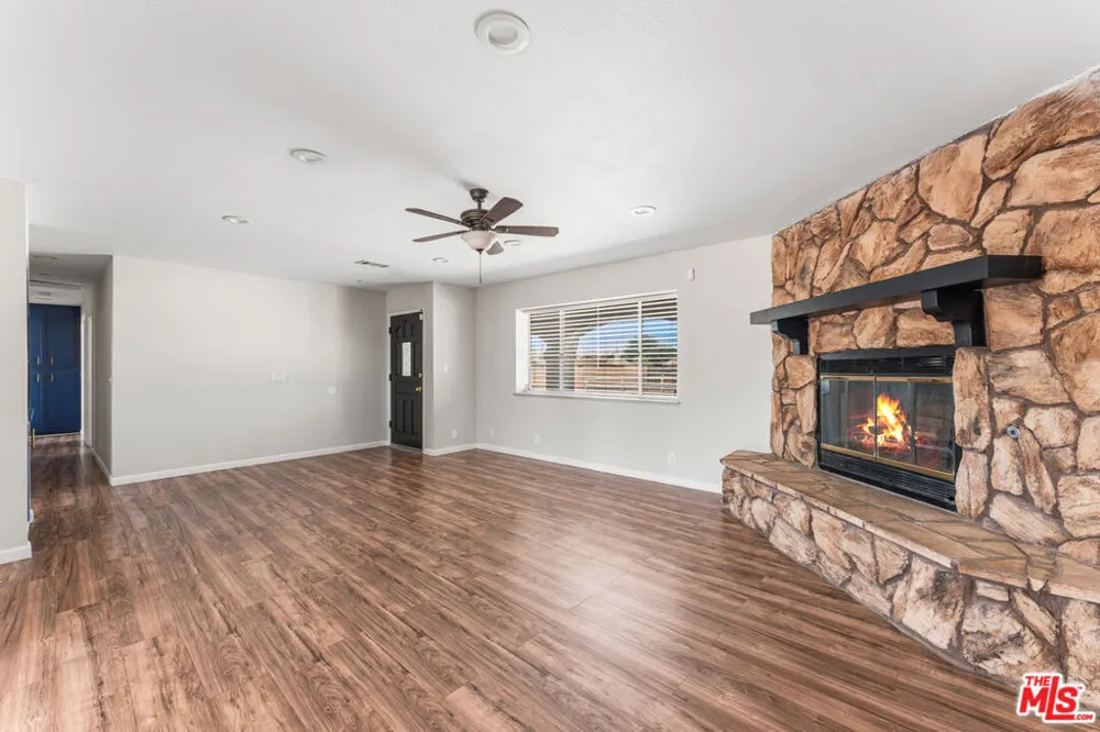 15361 Mondamon Road Apple Valley, CA 92307