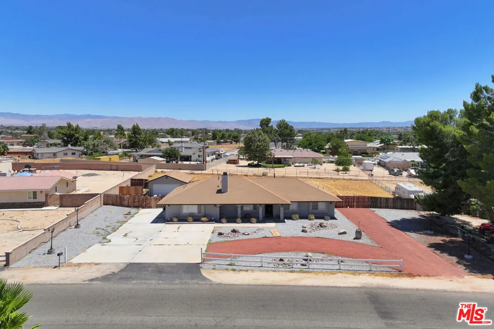15361 Mondamon Road Apple Valley, CA 92307