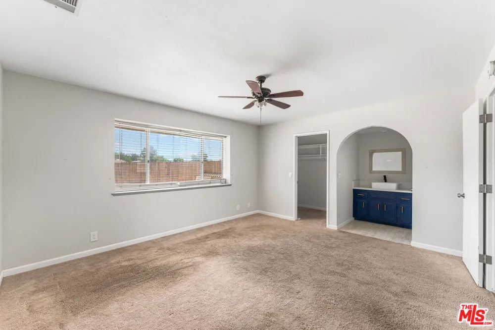 15361 Mondamon Road Apple Valley, CA 92307