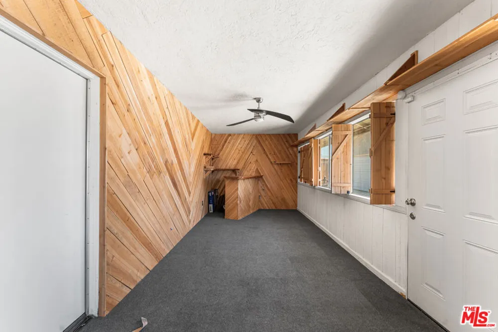 15361 Mondamon Road Apple Valley, CA 92307