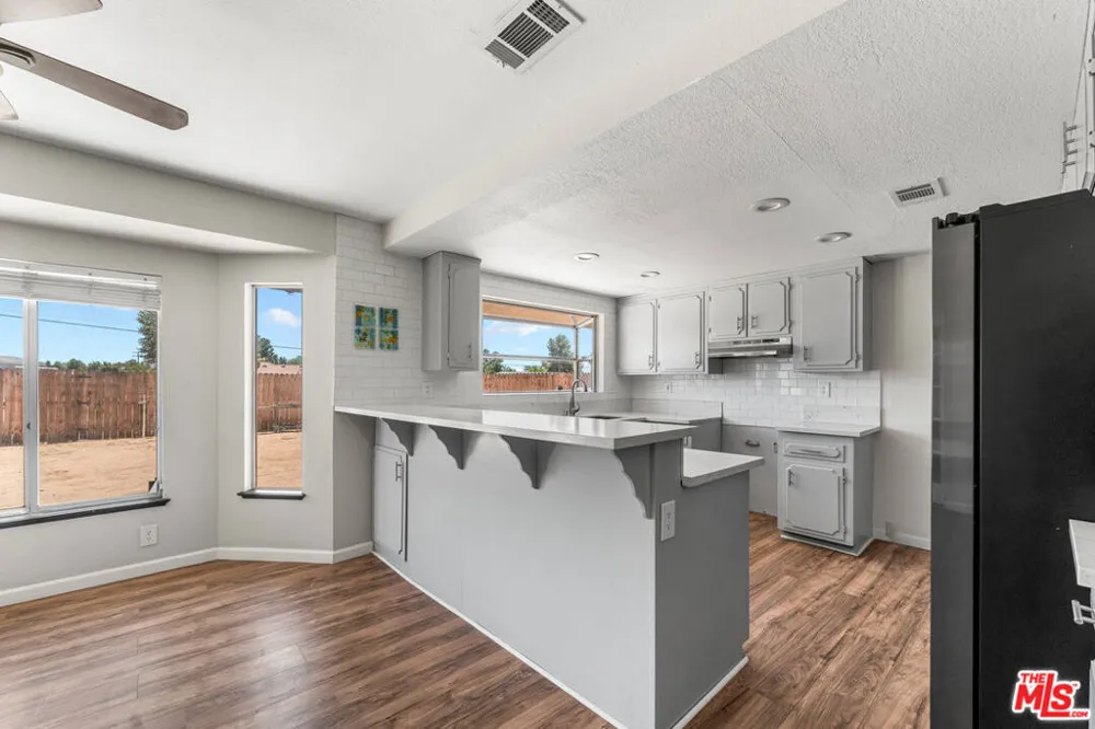 15361 Mondamon Road Apple Valley, CA 92307