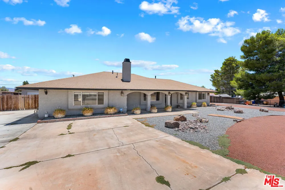 15361 Mondamon Road Apple Valley, CA 92307