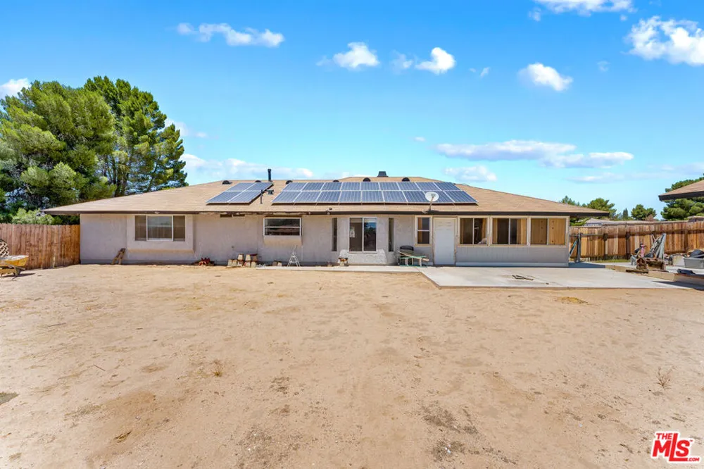 15361 Mondamon Road Apple Valley, CA 92307