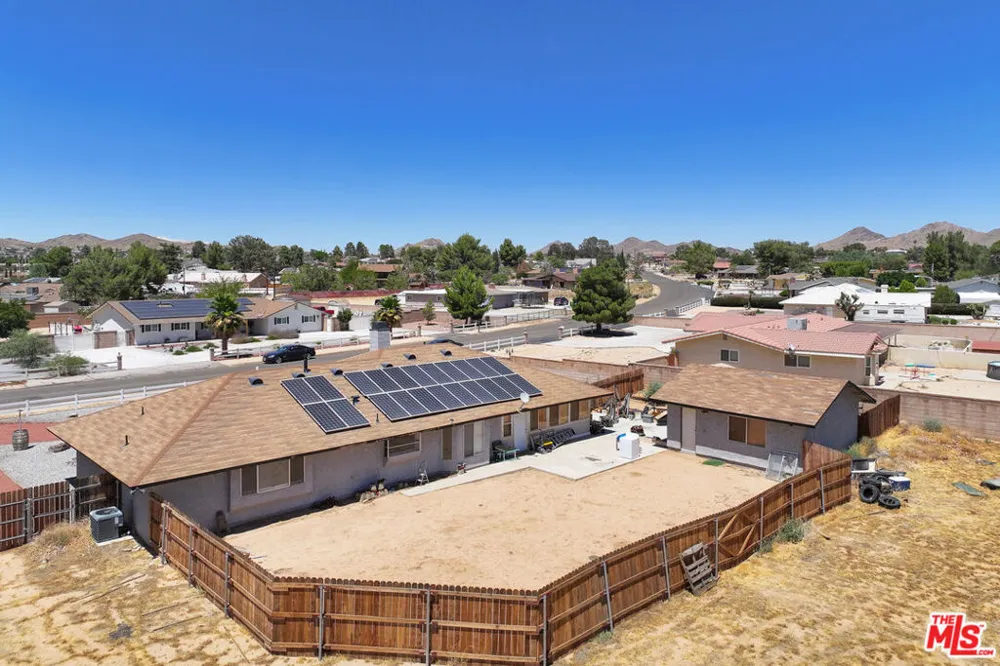 15361 Mondamon Road Apple Valley, CA 92307