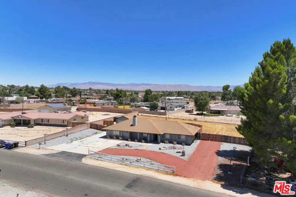 15361 Mondamon Road Apple Valley, CA 92307