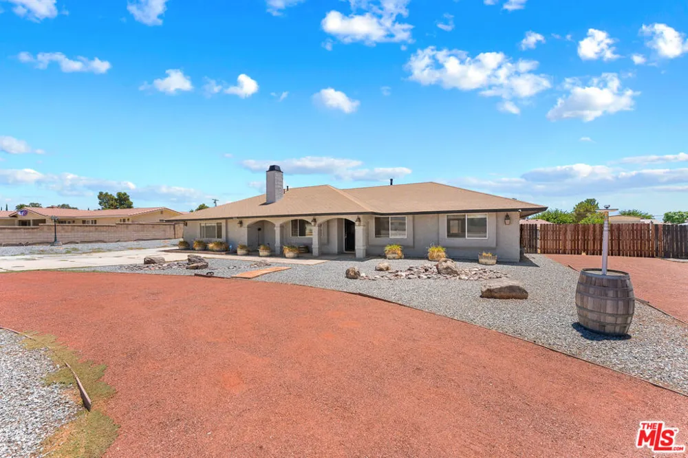15361 Mondamon Road Apple Valley, CA 92307