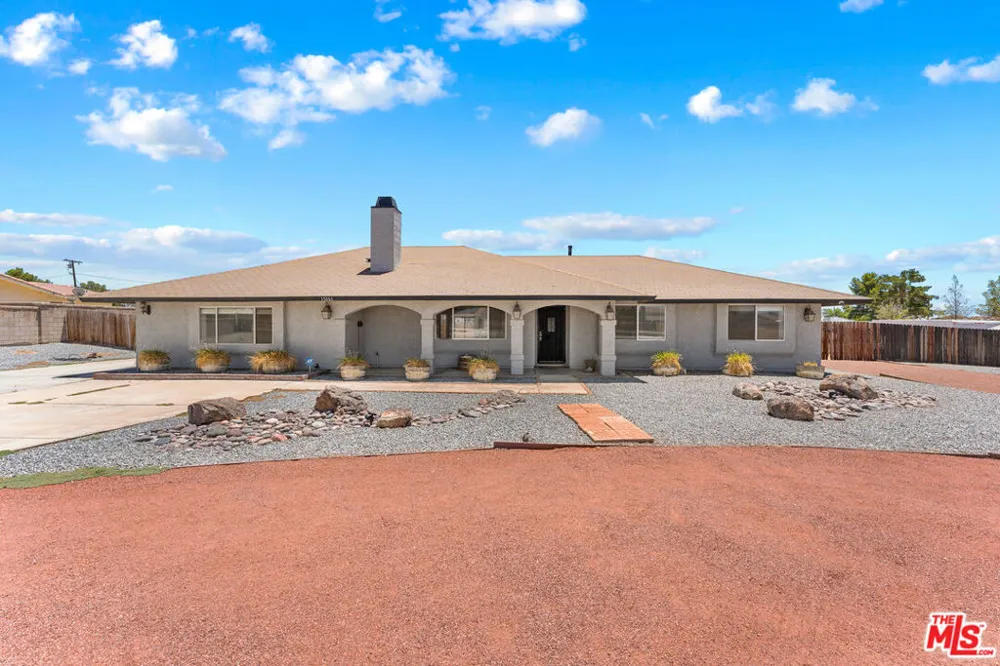15361 Mondamon Road Apple Valley, CA 92307