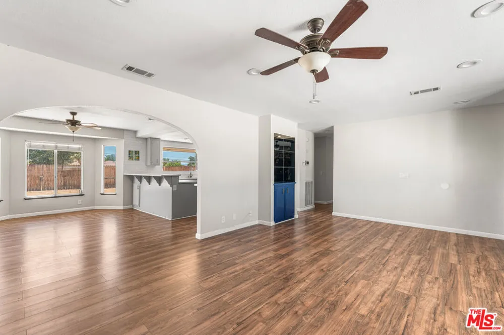 15361 Mondamon Road Apple Valley, CA 92307