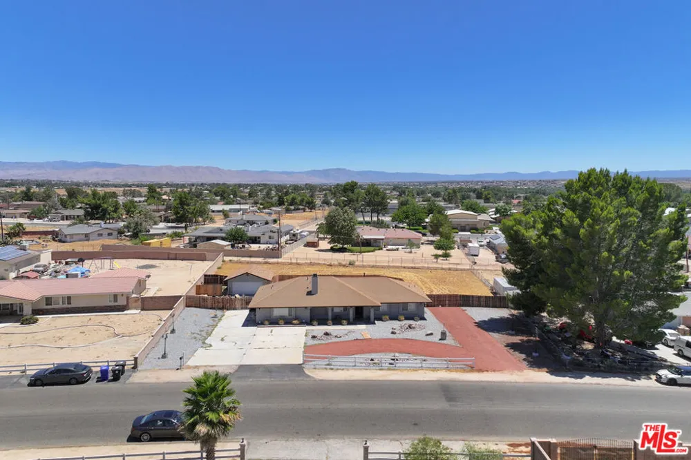 15361 Mondamon Road Apple Valley, CA 92307