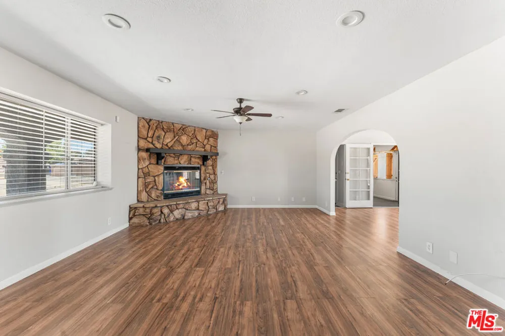 15361 Mondamon Road Apple Valley, CA 92307
