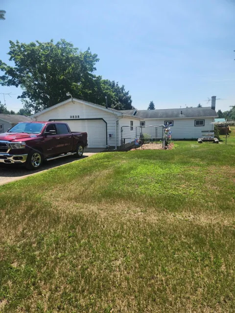 3838 Pine Trail