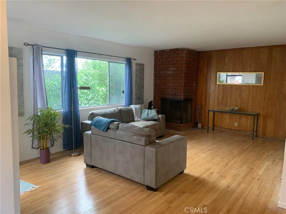 744 W 33rd San Pedro, CA 90731