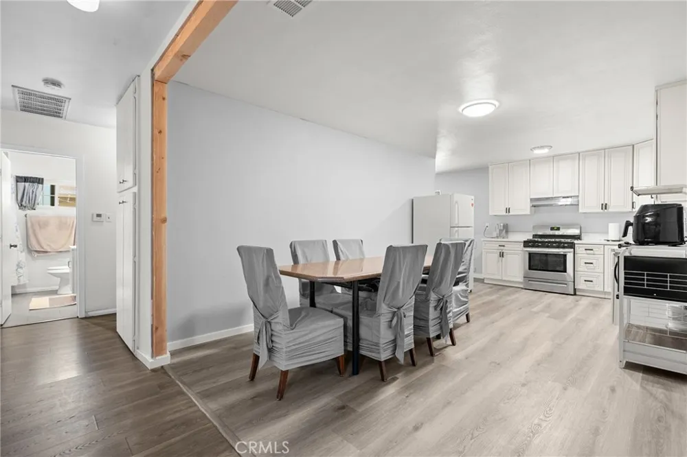 11924 Chadron Avenue San Fernando, CA 91340