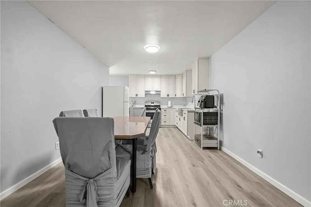 11924 Chadron Avenue San Fernando, CA 91340