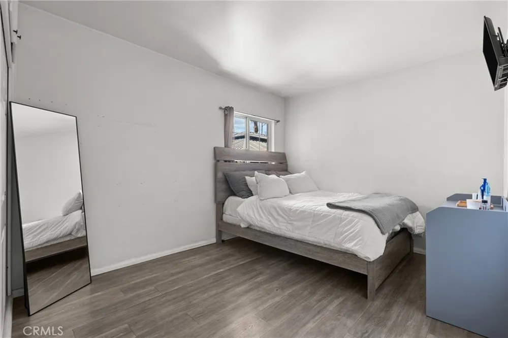 11924 Chadron Avenue San Fernando, CA 91340