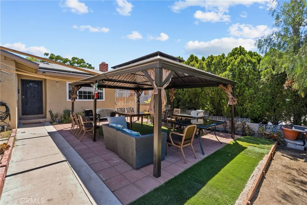 11924 Chadron Avenue San Fernando, CA 91340