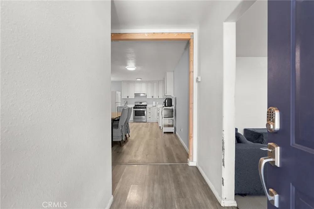 11924 Chadron Avenue San Fernando, CA 91340