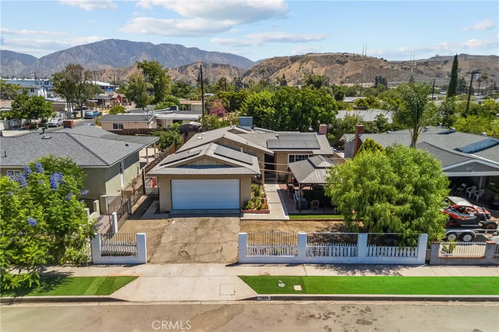 11924 Chadron Avenue San Fernando, CA 91340